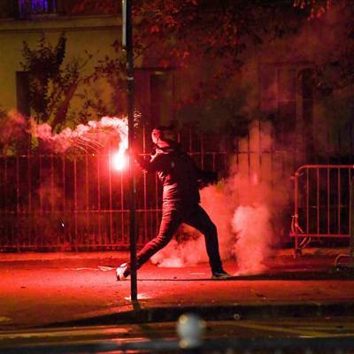 В Париже за беспорядки задержаны 158 футбольных фанатов