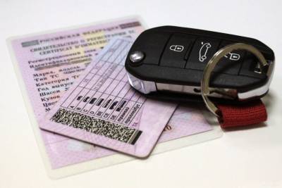 Жители Удмуртии могут обменять водительские удостоверения без очередей