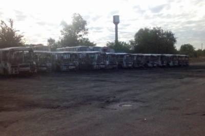Под Черкассами ночью сожгли автопарк: фото и видео горящих автобусов