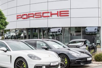Германия заподозрила Porsche в занижении выбросов бензиновых двигателей