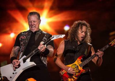 Metallica сыграла «Йожин з бажин» на концерте в Праге: видео