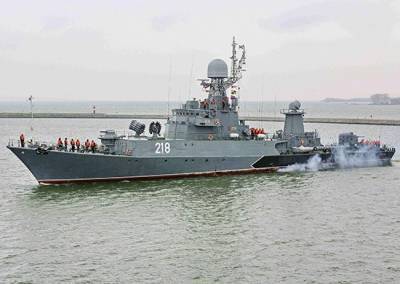 На Балтике противолодочные корабли отработали уничтожение подлодки