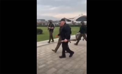 Лукашенко взял ружье. Как европейские СМИ отреагировали на воскресные протесты в Беларуси
