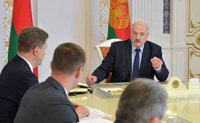 Gazeta Wyborcza (Польша): свержение Лукашенко станет сигналом для Путина, показывающим, что и над диктатором стоит тиран — время