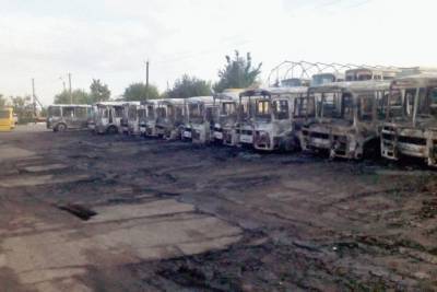 В Черкасской области в автопарке сожгли десять автобусов