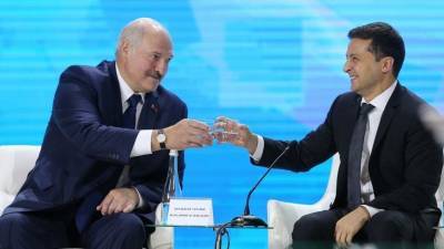 Лукашенко решил поздравить Зеленского с «днём независимости» Украины
