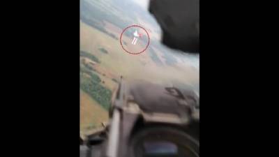 Появилось видео перехвата зонда с "антигосударственной символикой", летевшего из Литвы