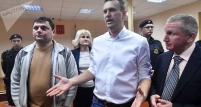 В немецкой клинике заявили об отравлении Навального веществом группы "холинэстеразы"
