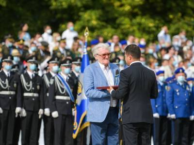 Зеленский присвоил звание Героя Украины трем украинцам. Одному из них – посмертно