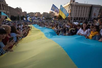 День независимости Украины: цирк Шапито, кривой герб и националисты