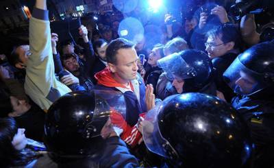 Дневник (Болгария): возможно, Навальный «вышел из строя» на несколько месяцев, Германии взяла его под круглосуточную охрану