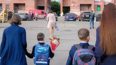 Онлайн-обучение в школах Петербурга грозит отдельным классам