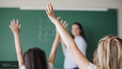 Британские эксперты заявили о риске распространения COVID-19 учителями