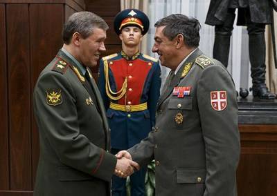 Москва и Белград укрепляют военное сотрудничество, но - не как союзники
