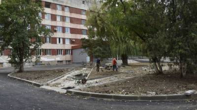 В Минстрое РК раскритиковали благоустройство больницы в Керчи