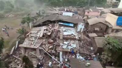 В Индии обрушился дом: под завалами могут быть до 50 человек