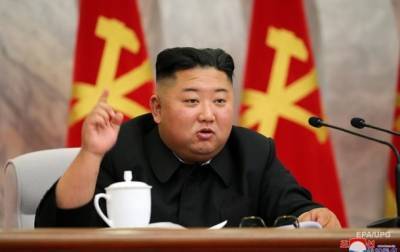 В Южной Корее сообщили о впавшем в кому Ким Чен Ыне