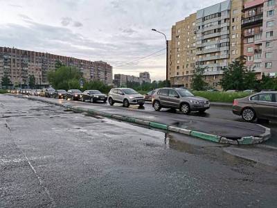 Не проехать: весь Петербург встал в девятибалльных пробках