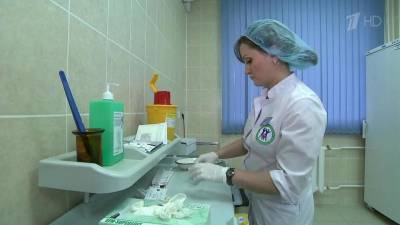 Жителей ряда российских регионов начали прививать от гриппа