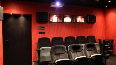 Запрет на работу кинотеатров продлили до 20 сентября - piter.tv