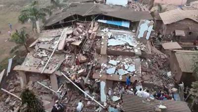 В одном из штатов Индии обрушилось здание. Под обломками могут находиться до 200 человек