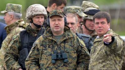 Турчинов заявил, что Зеленский имеет «все возможности» для вторжения в Крым
