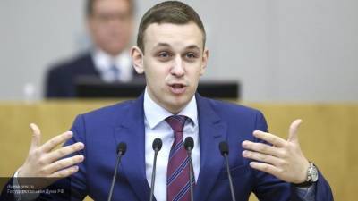 Депутат Власов призывал отложить начало учебного года