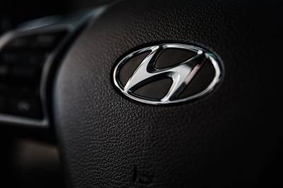 Российские дилеры объявили о старте продаж лимитированного Hyundai Santa Fe Black&Brown
