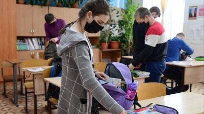 В Госдуме предложили перенести начало учебного года из-за пандемии