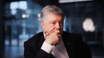 Украинцы не дадут некомпетентной власти сдать национальные интересы - Порошенко