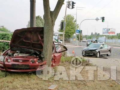 На столичном перекрестке не разошлись Kia и Volkswagen: пострадали двое взрослых и ребенок