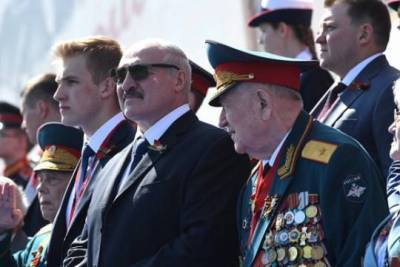 Россияне захотели спасти Колю Лукашенко от отца