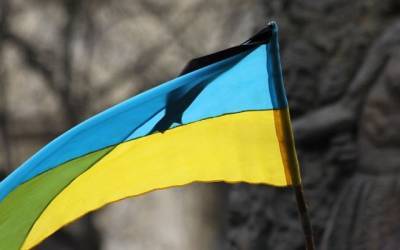 Украину нужно не поздравлять, а выражать ей соболезнования — политолог