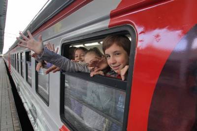 С 1 сентября школьники, студенты и учащиеся смогут путешествовать по железной дороге за полцены