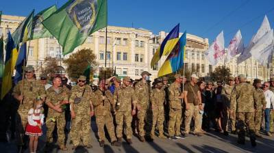 Десятки машин с флагами проехалась по Харькову, фото: невероятное зрелище
