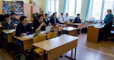 Член ОП РФ оценила идею переноса начала учебы в школах на октябрь