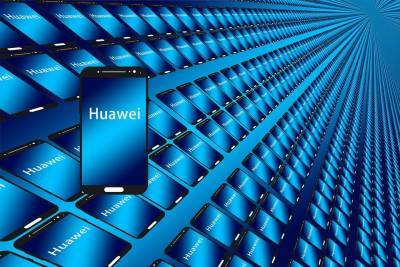В Сети появилось изображение смартфона Huawei Y9a с экраном без выреза
