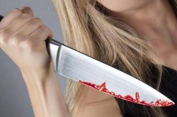 Медсестра психбольницы в Мурино нанесла удар ножом вологжанину