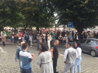 В Черновицкой области растет количество заразившихся COVID-19, но люди протестуют против карантинных ограничений