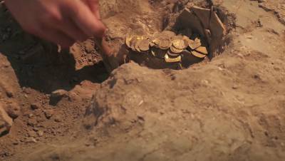 Золотые монеты тысячелетней давности нашли при раскопках в Израиле