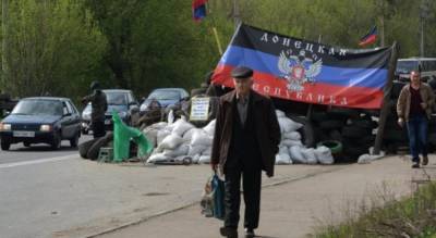 "Освободители" Донбасса заставили жителей бесплатно чистить туалеты: "В память о дедах"