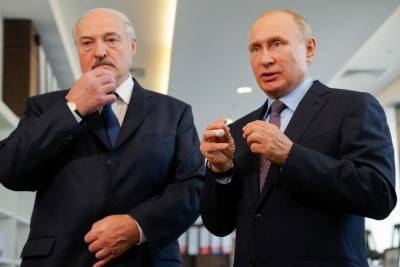 Песков не знает, будут ли Путин и Лукашенко тестировать на себе вакцину