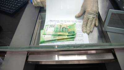 Фактор не в пользу рубля: в банках к августу закончились запасы валюты