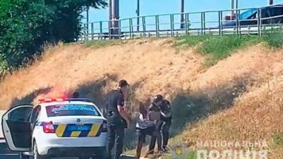 В Полтаве 20-летний студент-иностранец похитил автомобиль с двумя детьми
