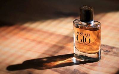 Giorgio Armani 2020: огляд літніх новинок косметики та парфумерії