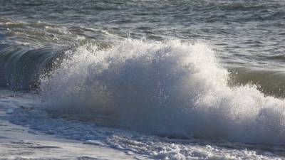 Верхом на радуге: девочку на надувном единороге унесло в открытое море