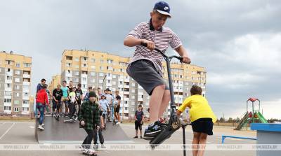 ФОТОФАКТ: В Лиде по просьбе молодежи открыли скейт-парк