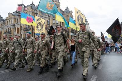 Трансляция Марша ветеранов: "Прямой" стал лидером среди информационных телеканалов