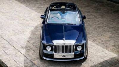 На дорогах появилось новое купе Rolls-Royce
