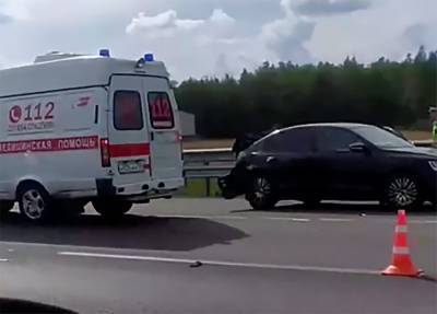 Грузовик столкнулся с легковушкой на Симферопольском шоссе
